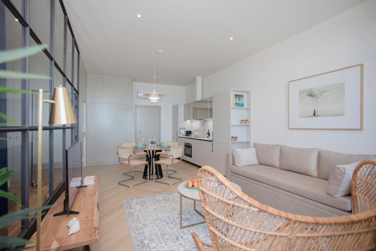 Liiiving In - Luxury Beachfront Apartamento Oporto