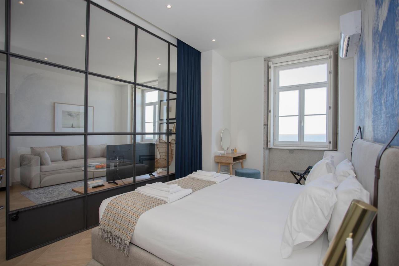 Liiiving In - Luxury Beachfront Oporto