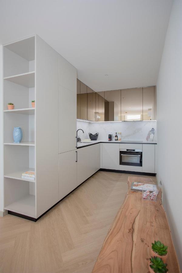 Liiiving In - Luxury Beachfront Apartamento Oporto